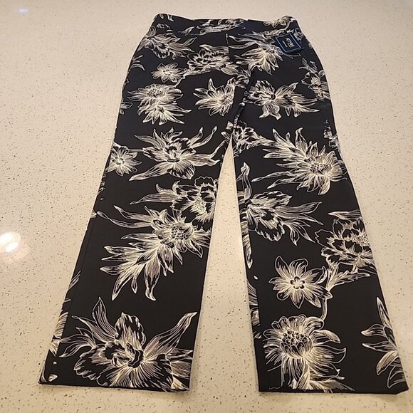 NWT Attyre Audrey Ankle Pull On Pants Size 12 Black White Floral Stretch - Picture 1 of 6